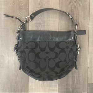 Coach purse! Perfect shoulder bag! Black!